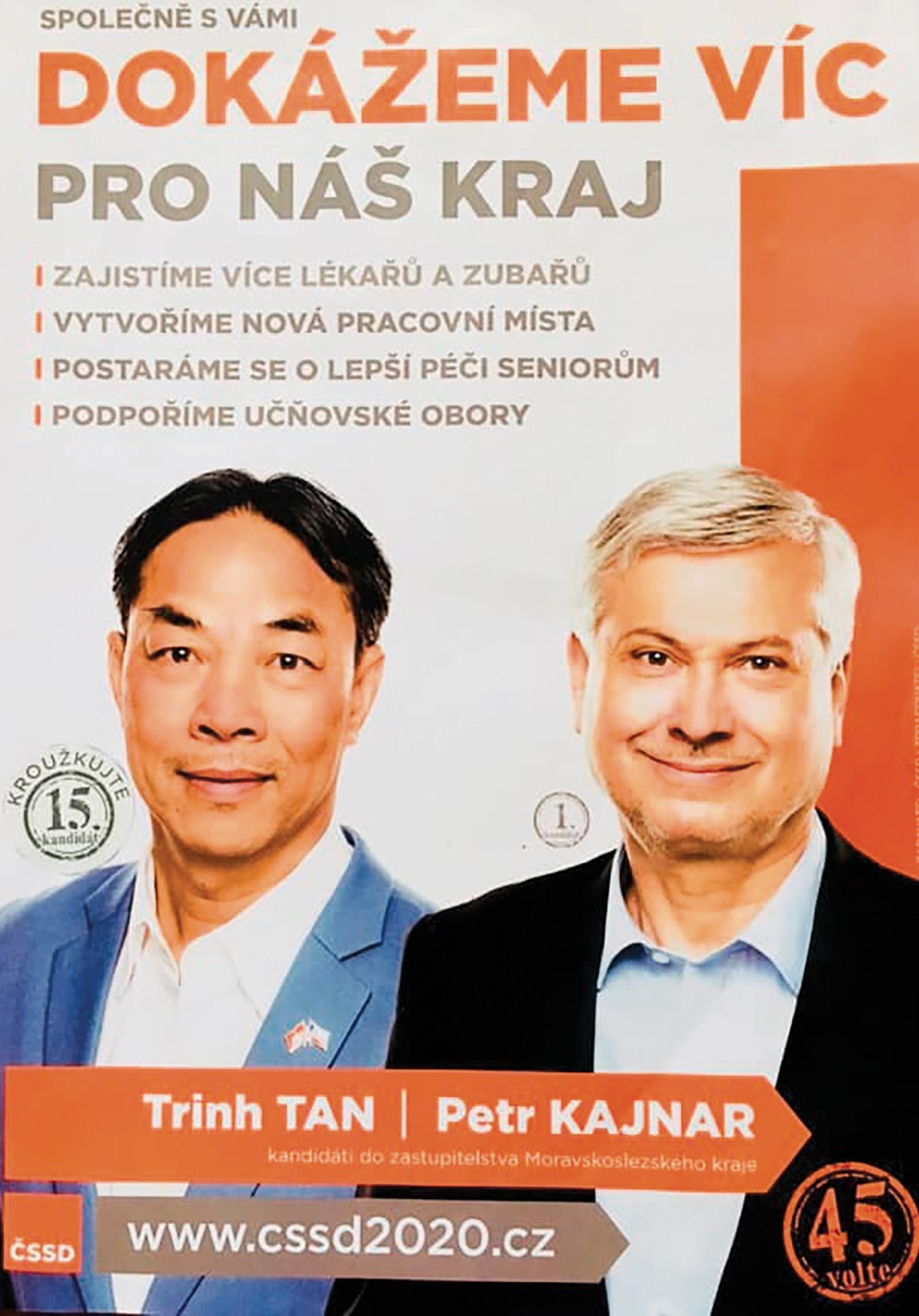 Ông Trịnh Tân (bên trái). Ông Trịnh Tân (bên trái).