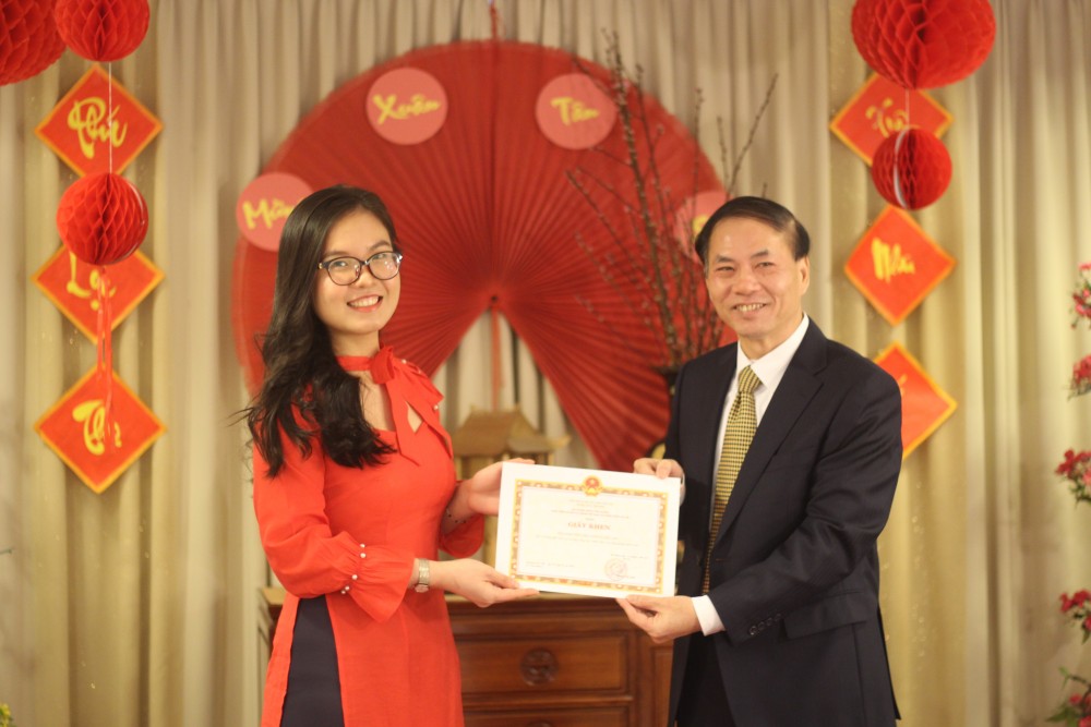 Kiều bào và du học sinh Việt Nam tại Hà Lan gặp mặt đầu Xuân Tân Sửu trực tuyến Kiều bào và du học sinh Việt Nam tại Hà Lan gặp mặt đầu Xuân Tân Sửu trực tuyến