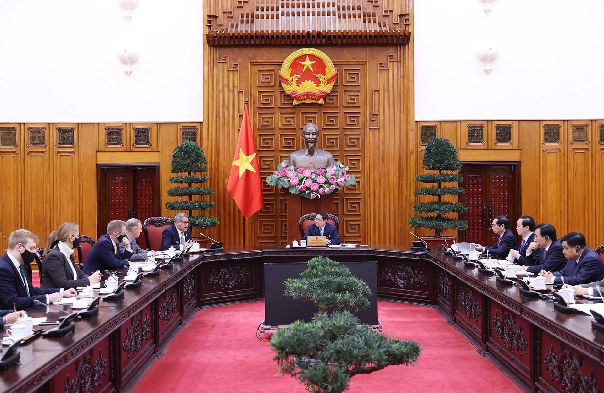 Thủ tướng Phạm Minh Chính tiếp ông Alok Sharma, Bộ trưởng, Chủ tịch Hội nghị Liên hợp quốc về Biến đổi khí hậu lần thứ 26. (Nguồn: TTXVN)