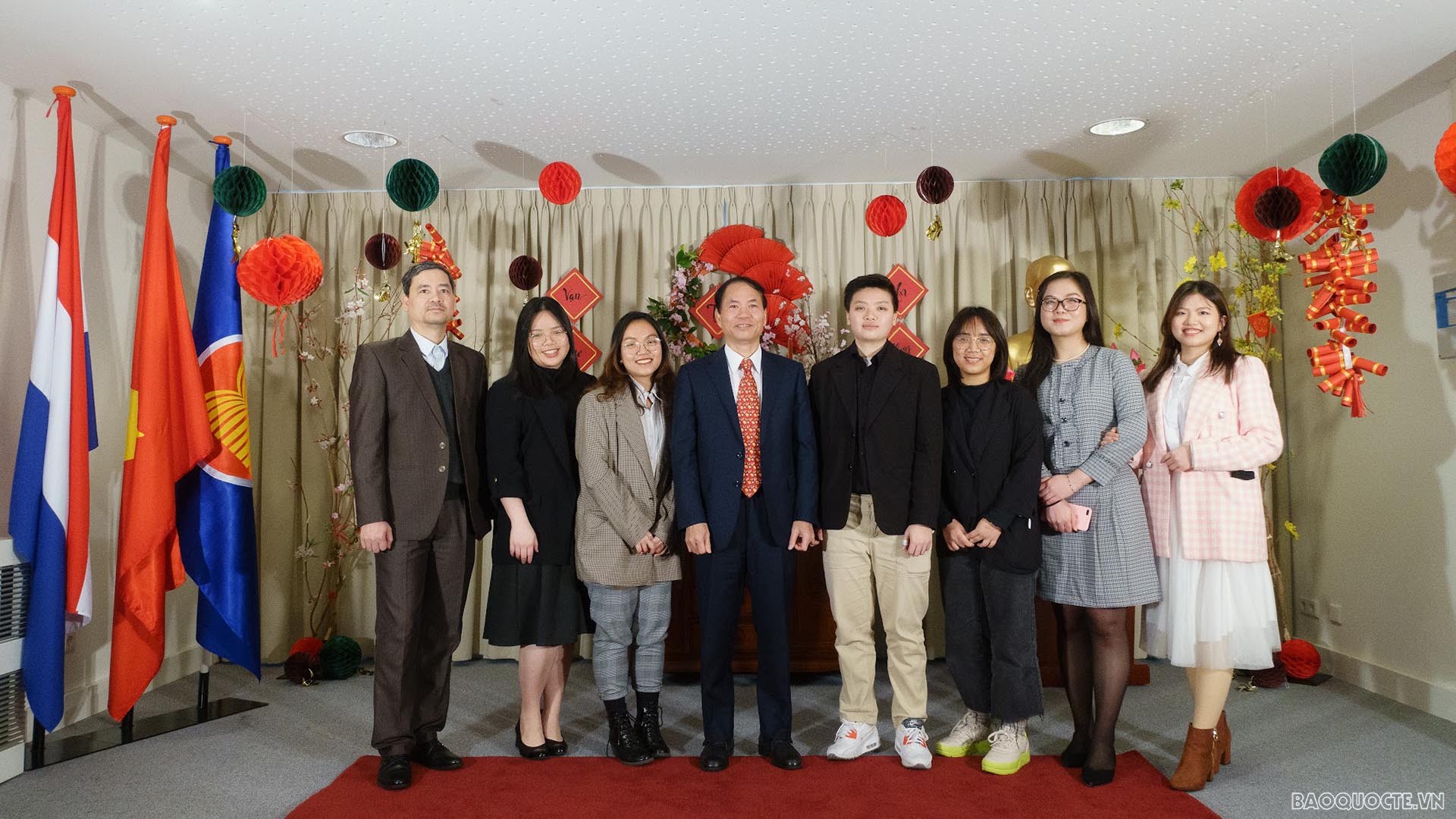 Đại sứ Phạm Việt Anh gặp gỡ, giao lưu với Cộng đồng thanh niên sinh viên Việt Nam tại Hà Lan Đại sứ Phạm Việt Anh gặp gỡ, giao lưu với Cộng đồng thanh niên sinh viên Việt Nam tại Hà Lan