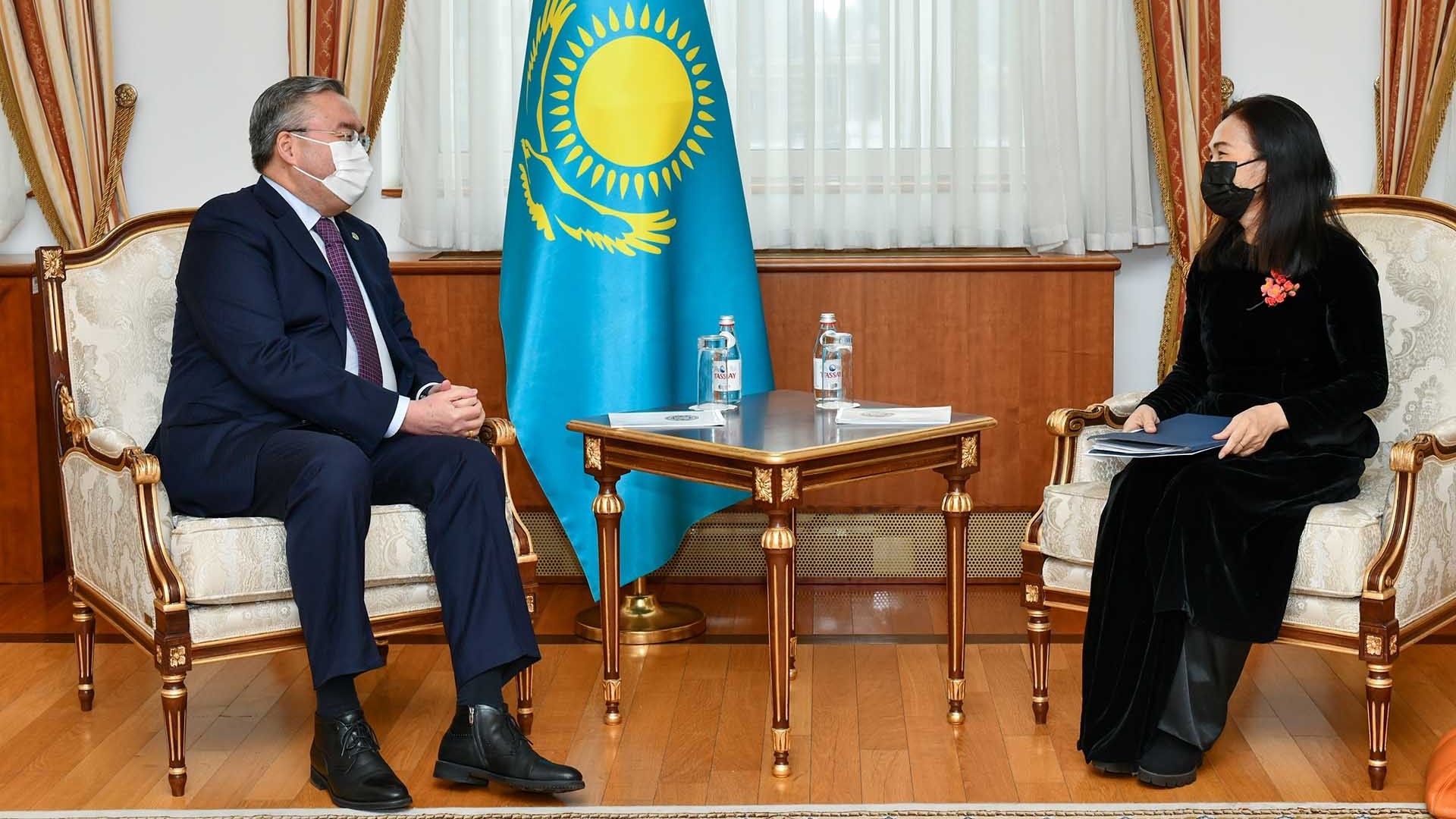 Lãnh đạo Bộ Ngoại giao và Hạ viện Kazakhstan tiếp Đại sứ Việt Nam chào từ biệt