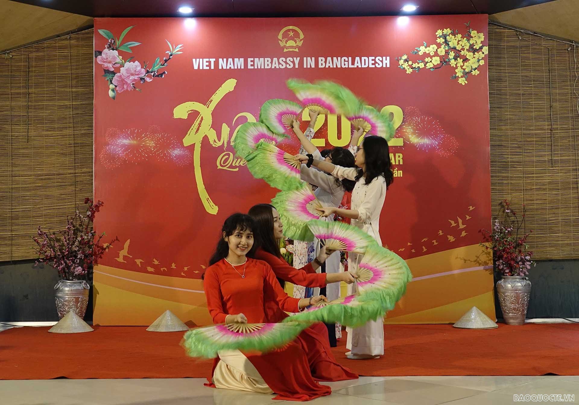 Đại sứ quán Việt Nam tại Bangladesh tổ chức Tết cộng đồng nhân dịp Xuân Nhâm Dần Đại sứ quán Việt Nam tại Bangladesh tổ chức Tết cộng đồng nhân dịp Xuân Nhâm Dần