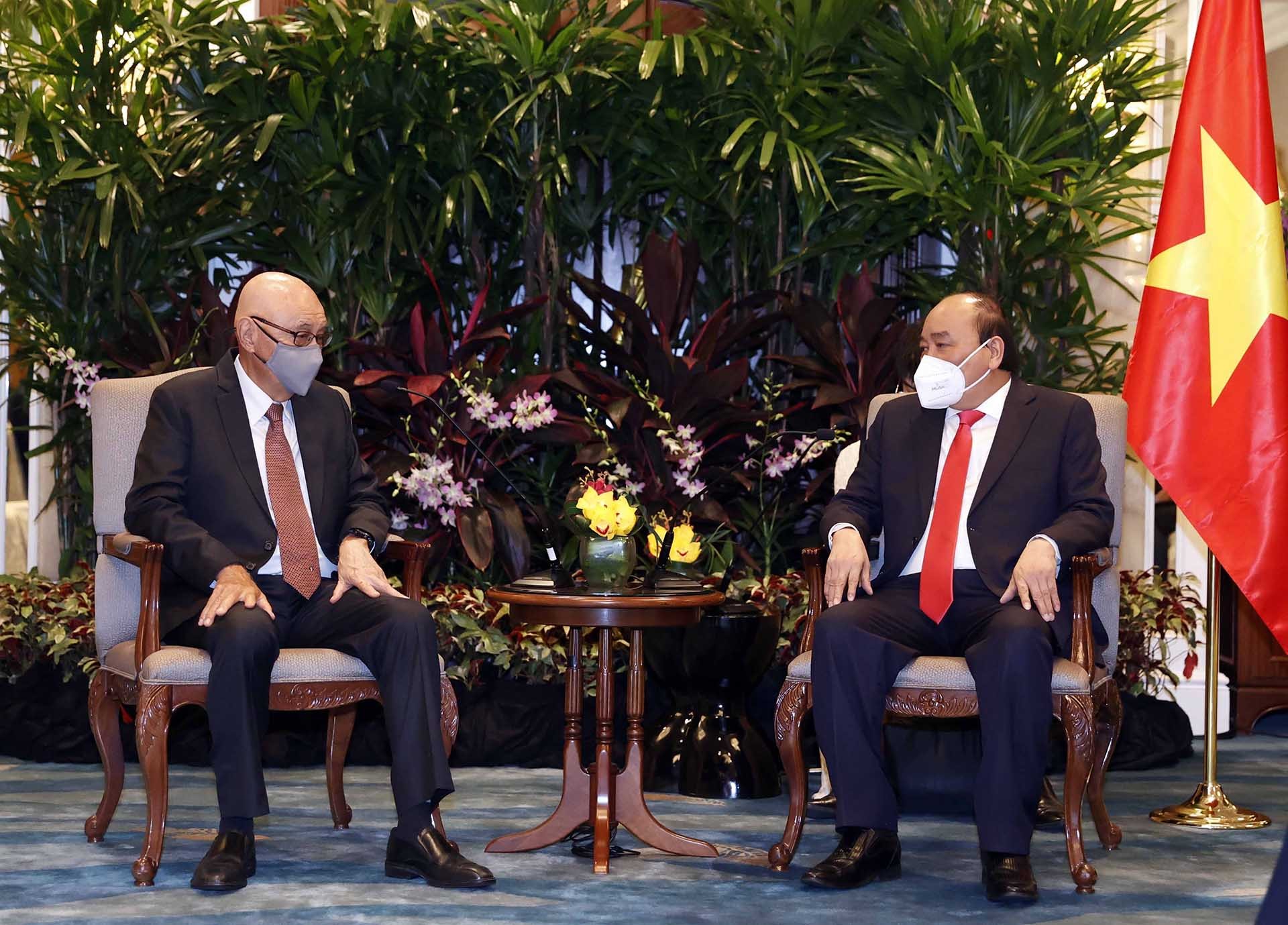 Chủ tịch nước Nguyễn Xuân Phúc tiếp lãnh đạo Tập đoàn Sembcorp Industries. (Nguồn: TTXVN)