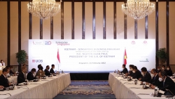 Chủ tịch nước Nguyễn Xuân Phúc dự và phát biểu tại Đối thoại doanh nghiệp Việt Nam-Singapore