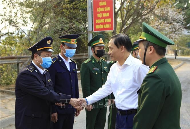 thu-truong-le-hoai-trung-lam-viec-voi-lanh-dao-chu-chot-cua-tinh-dien-bien-2