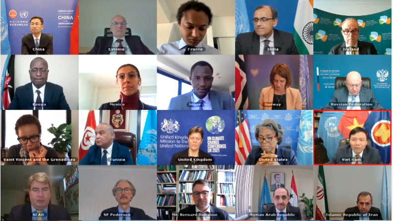 Hội đồng Bảo an Liên hợp quốc (HĐBA LHQ) đã họp định kỳ hàng tháng về tiến trình chính trị Syria. Hội đồng Bảo an Liên hợp quốc (HĐBA LHQ) đã họp định kỳ hàng tháng về tiến trình chính trị Syria.