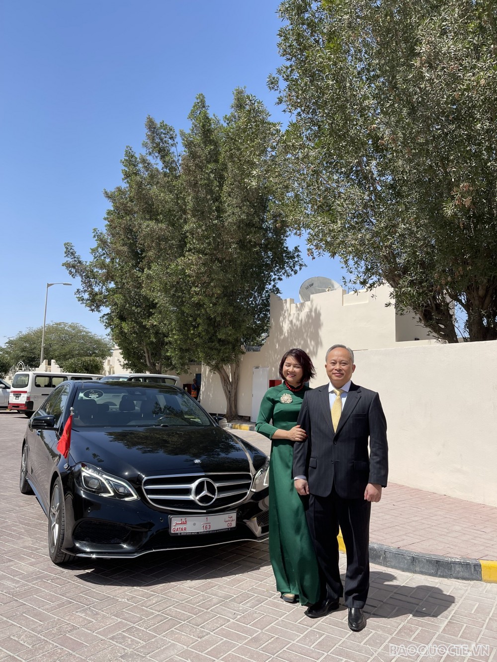 Đại sứ Trần Đức Hùng trình Ủy nhiệm thư lên Quốc vương Qatar Đại sứ Trần Đức Hùng trình Ủy nhiệm thư lên Quốc vương Qatar