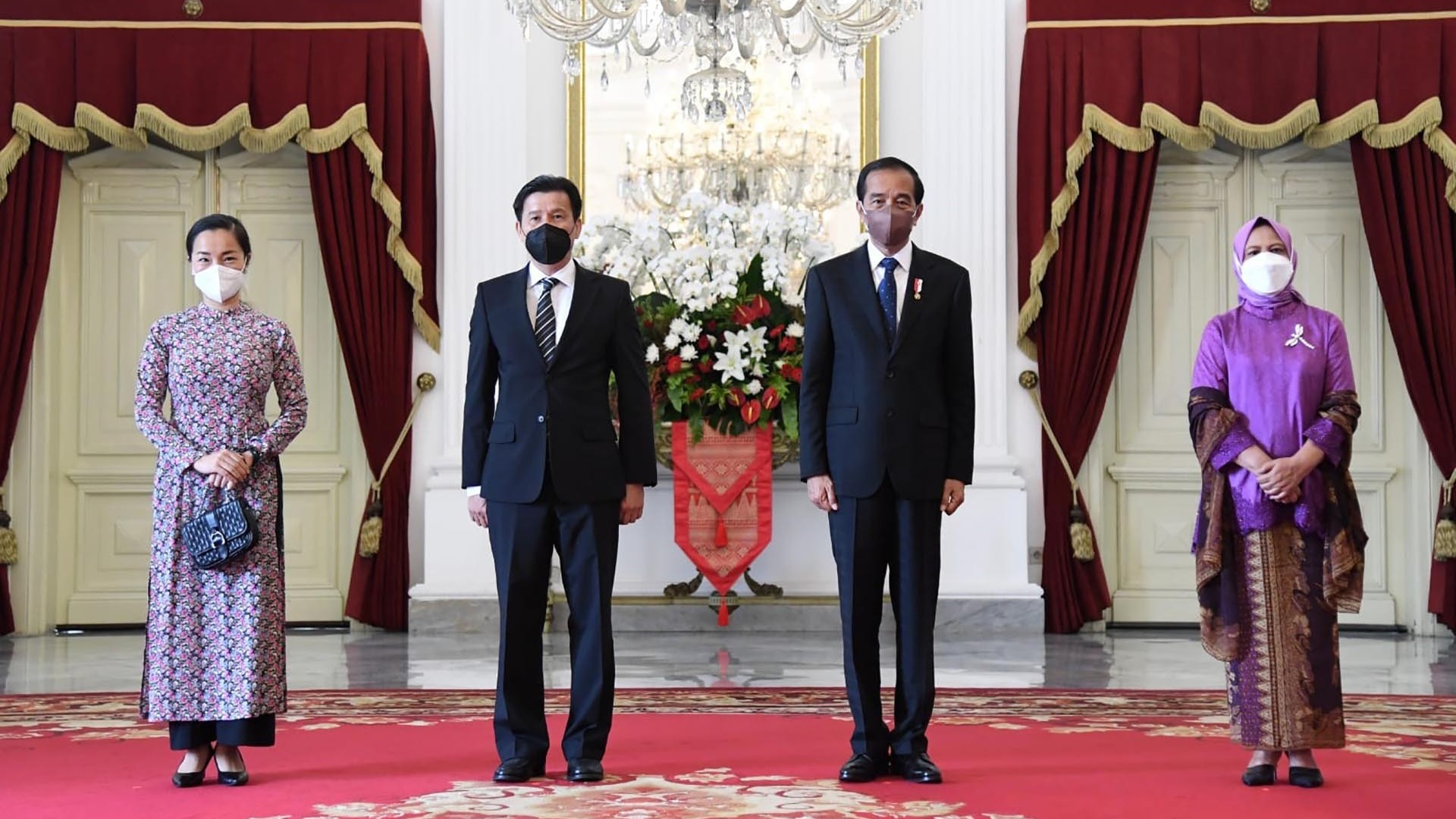 Đại sứ Tạ Văn Thông trình Thư ủy nhiệm lên Tổng thống Indonesia Joko Widodo