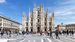 Mở cửa trở lại -  Bước khởi động đón du khách quốc tế