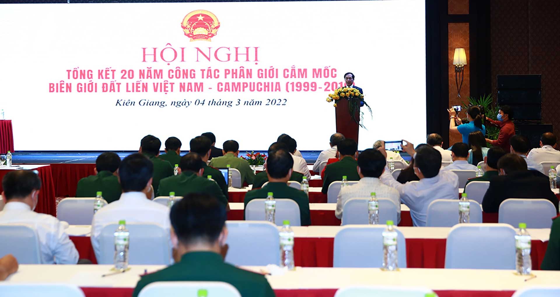 Tổng kết 20 năm đàm phán phân giới cắm mốc biên giới đất liền Việt Nam-Campuchia Tổng kết 20 năm đàm phán phân giới cắm mốc biên giới đất liền Việt Nam-Campuchia