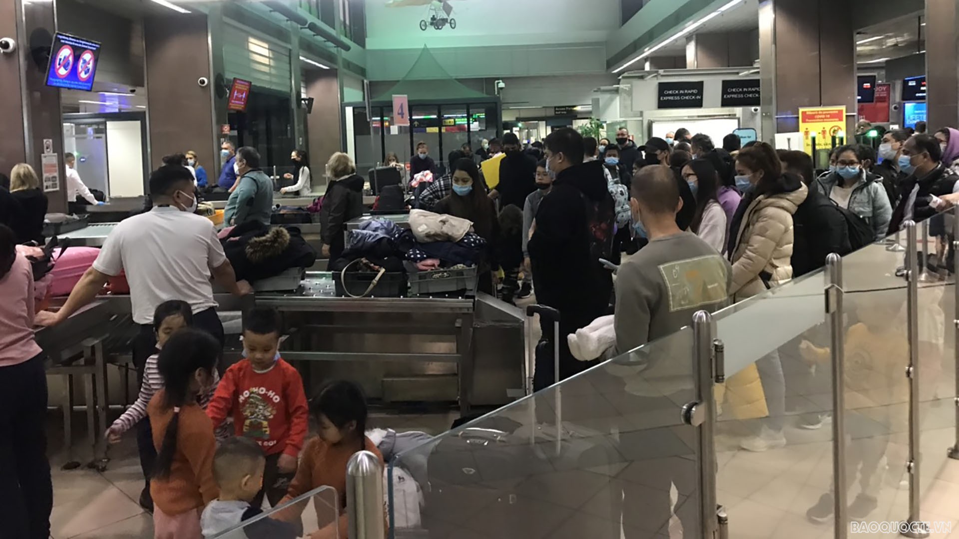 Cập nhật. Nỗ lực không ngừng nghỉ trong bảo hộ công dân Việt Nam ở Ukraine Cập nhật. Nỗ lực không ngừng nghỉ trong bảo hộ công dân Việt Nam ở Ukraine