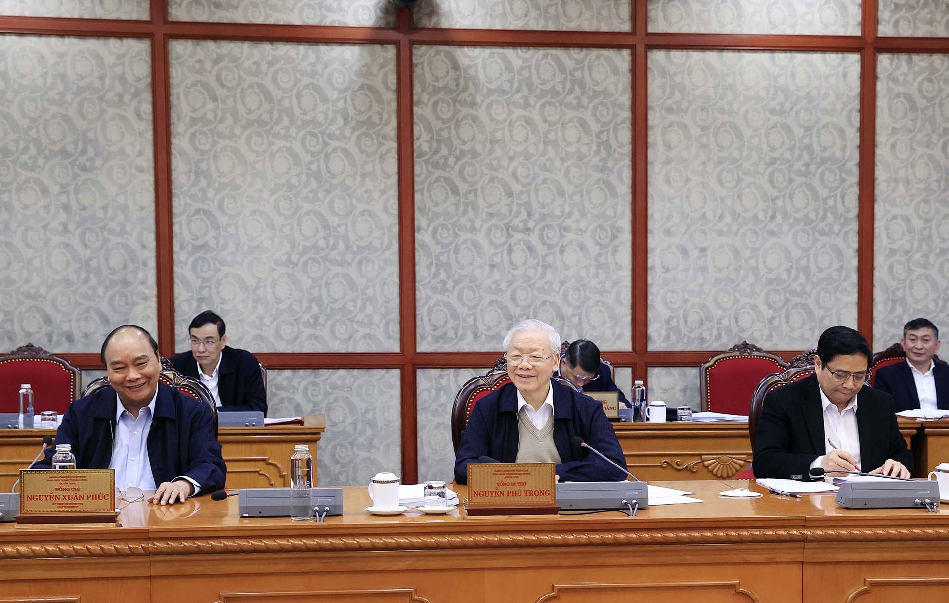 Tổng Bí thư Nguyễn Phú Trọng chủ trì họp Bộ Chính trị. Nguồn: TTXVN)