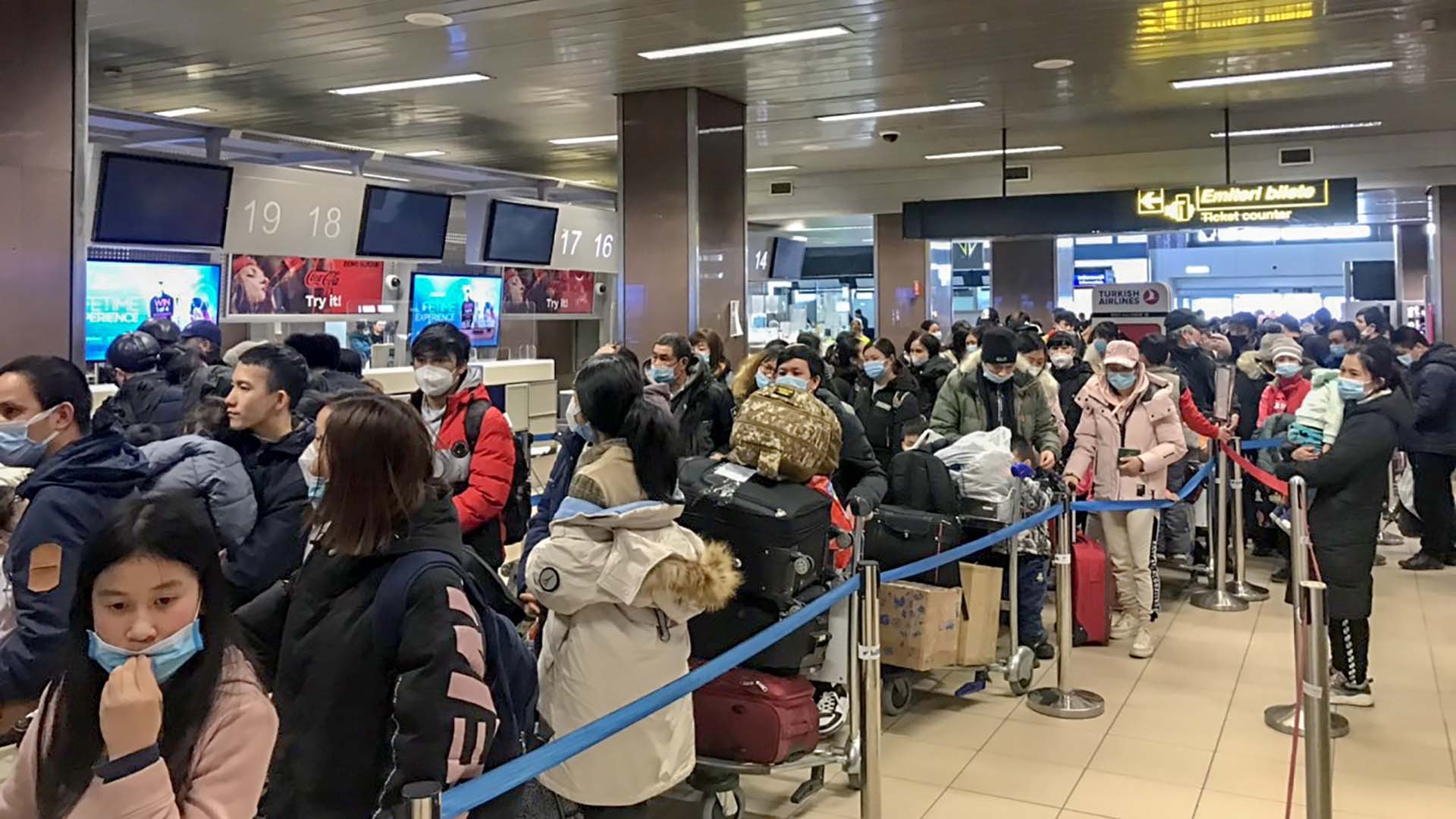 Cập nhật. Hai chuyến bay sơ tán công dân Việt Nam ở Ukraine khởi hành vào chiều 12/3 Cập nhật. Hai chuyến bay sơ tán công dân Việt Nam ở Ukraine khởi hành vào chiều 12/3