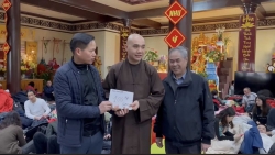 Ân tình đồng hương nơi lánh nạn