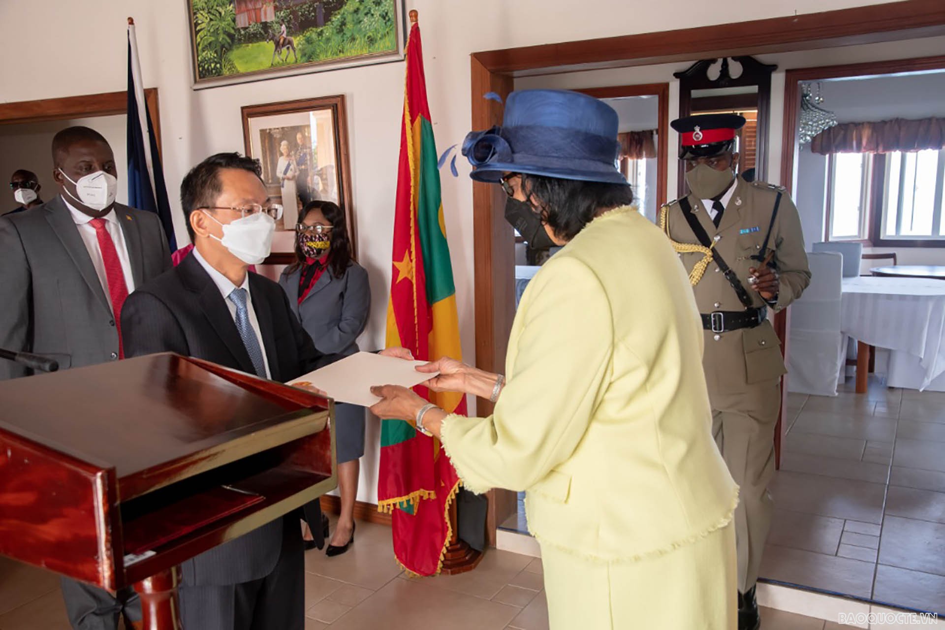 Đại sứ Lê Viết Duyên trình Thư ủy nhiệm lên Tổng Toàn quyền Grenada, Bà Cecile La Grenade Đại sứ Lê Viết Duyên trình Thư ủy nhiệm lên Tổng Toàn quyền Grenada, Bà Cecile La Grenade