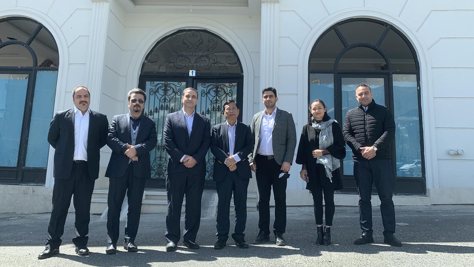 Đại sứ Lương Quốc Huy làm việc với Công ty Arang Sazpad Construction Co.