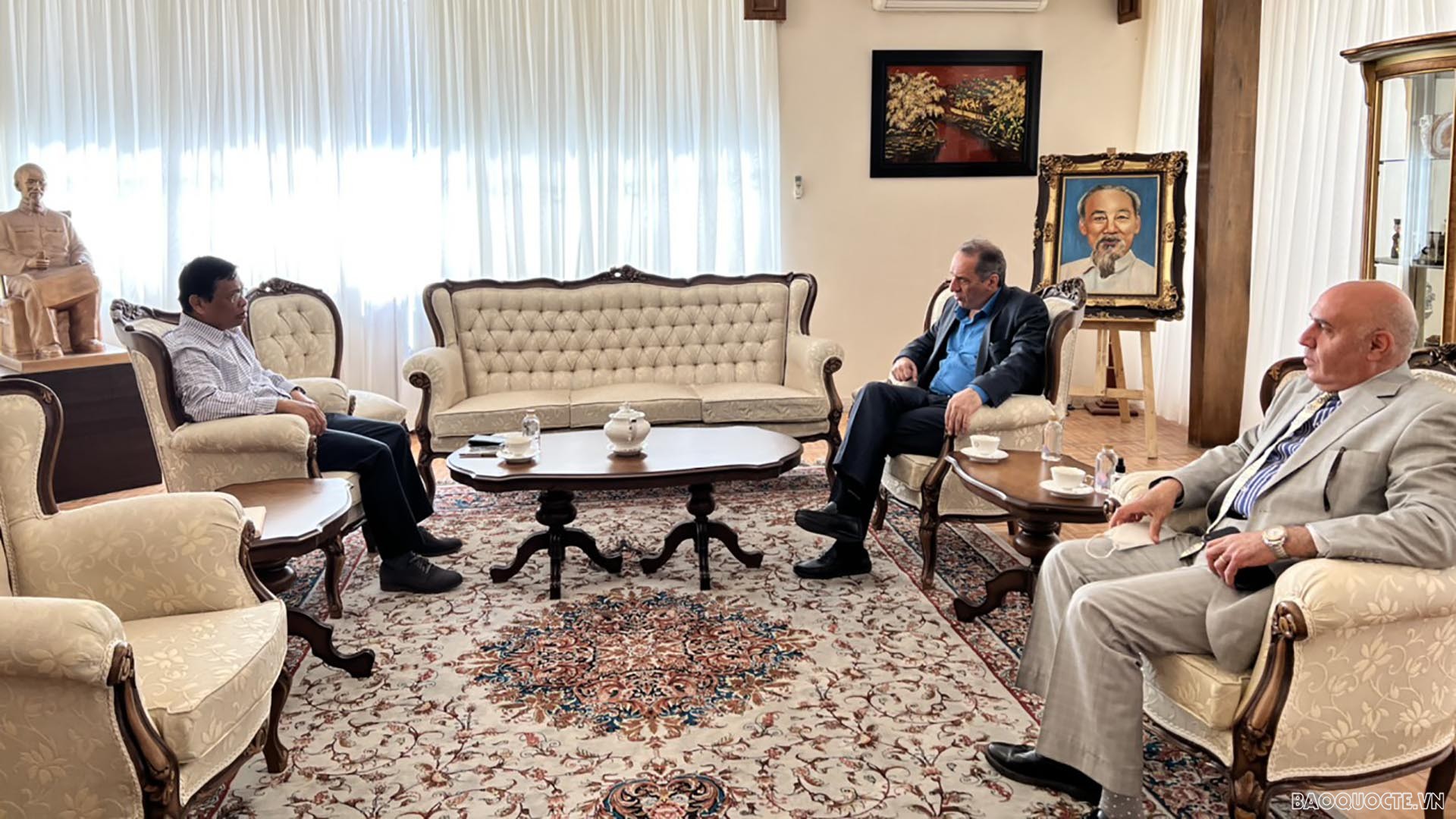 Đại sứ Lương Quốc Huy tiếp ông Mohammad Taghi, Giám đốc Công ty World Cotton Company.