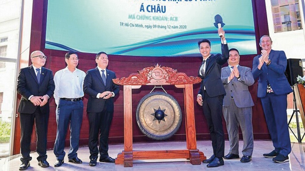 Hai thành viên nhóm Dragon Capital chính thức không còn là cổ đông của ACB