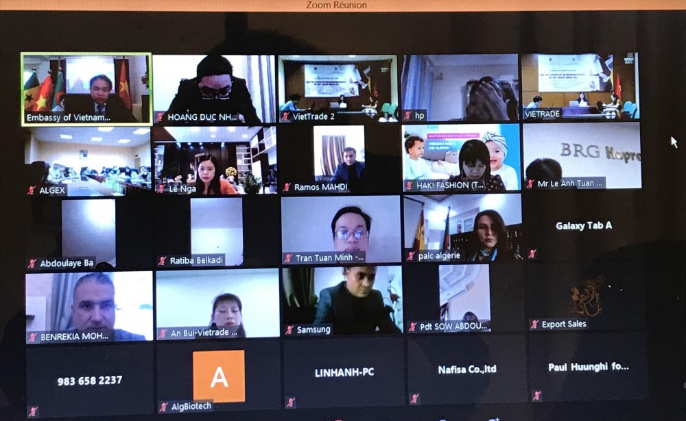 Đông đảo doanh nghiệp Việt Nam, Algeria và Senegal tham dự Hội nghị qua hình thức trực tuyến.