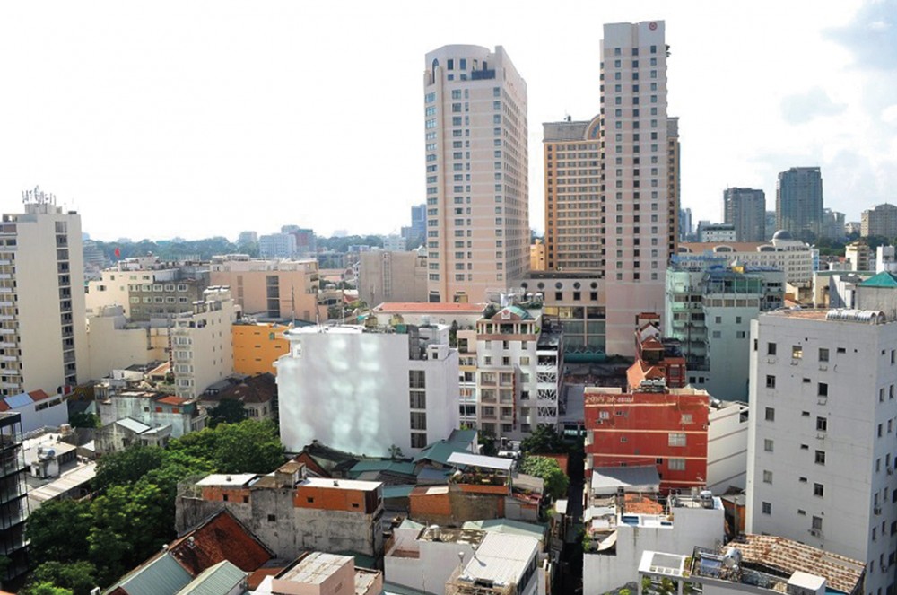 Cần có cơ chế phù hợp cho thị trường BĐS để tránh tình trạng phát triển “chênh”. (Ảnh: L.An)