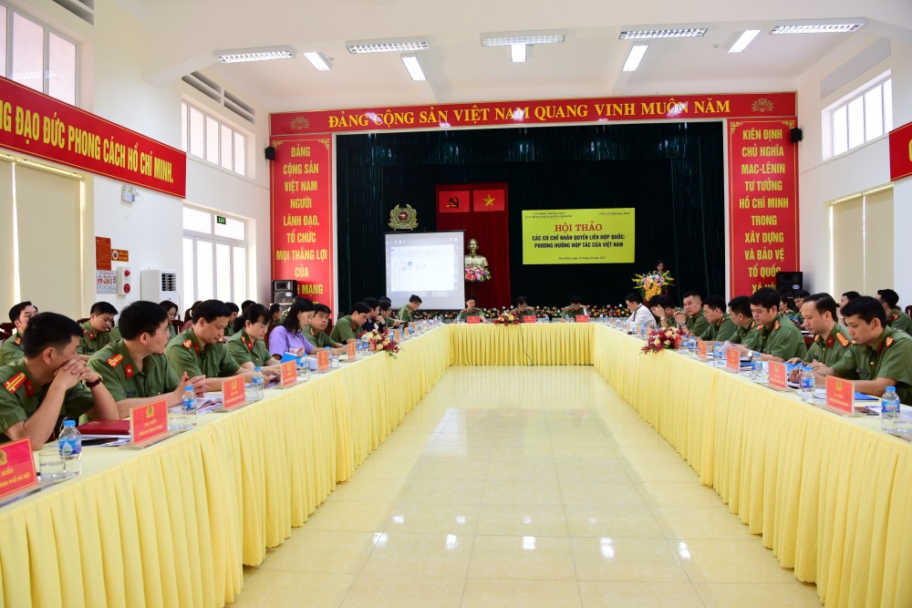 Toàn cảnh Hội nghị.