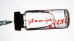 Doanh thu vượt kỳ vọng, Johnson & Johnson nâng dự báo lợi nhuận