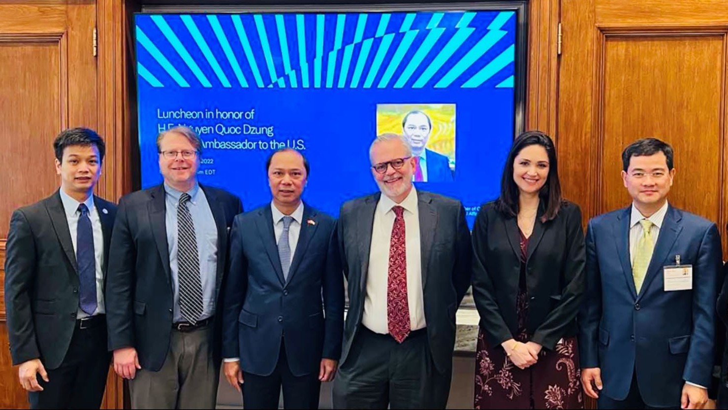 Đại sứ Nguyễn Quốc Dũng làm việc với Phòng Thương mại Hoa Kỳ và các doanh nghiệp thành viên