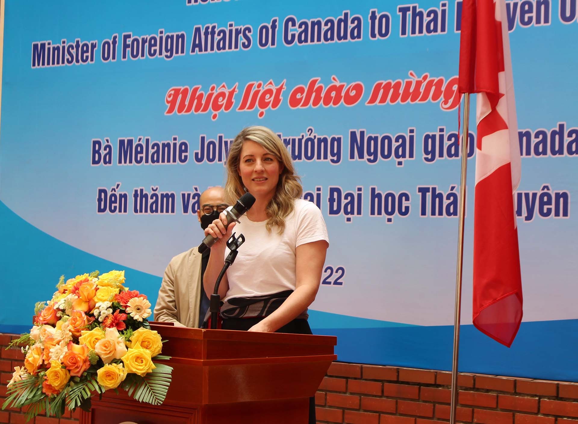 Bộ trưởng Bộ Ngoại giao Canada Mélanie Joly phát biểu tại chương trình. (Nguồn: Đại học Thái Nguyên) Bộ trưởng Bộ Ngoại giao Canada Mélanie Joly phát biểu tại chương trình. (Nguồn: Đại học Thái Nguyên)