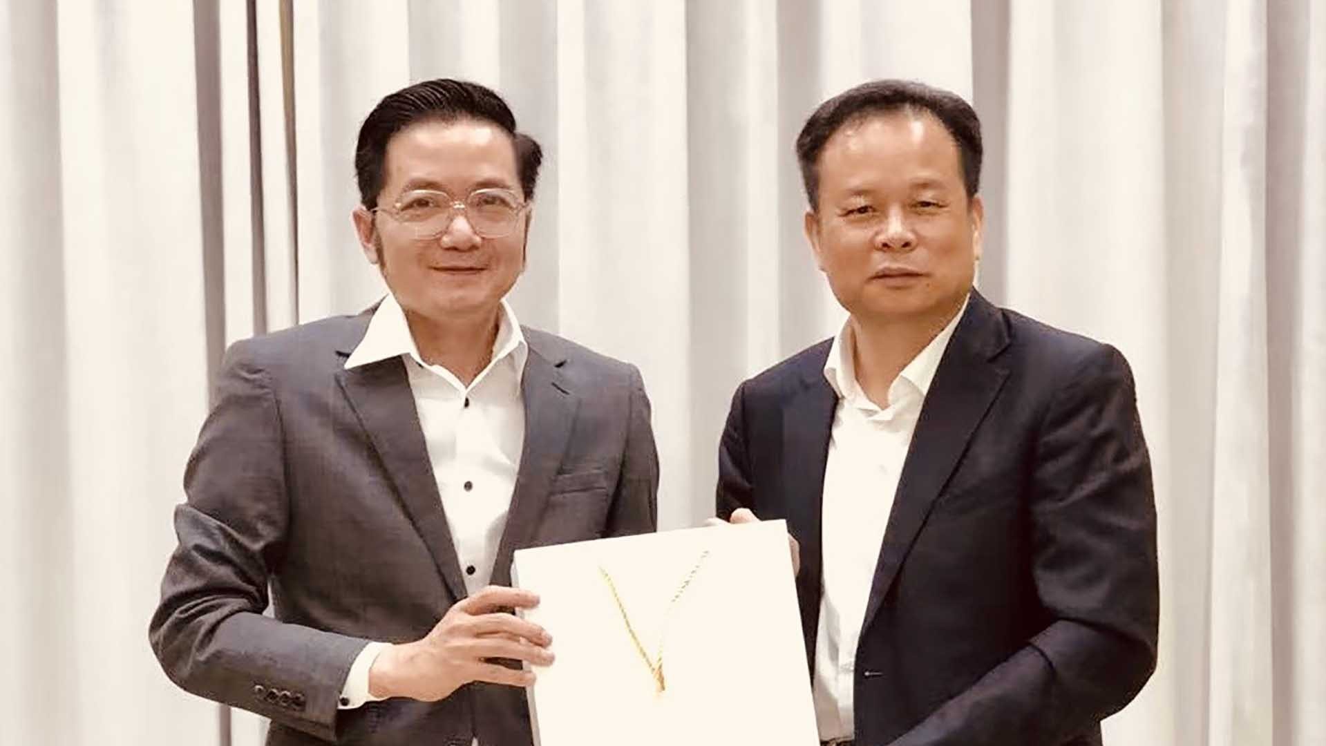 Tổng lãnh sự Đỗ Nam Trung và Giám đốc Sở Ngoại vụ Quảng Tây trao đổi các biện pháp giải tỏa ách tắc thương mại biên giới