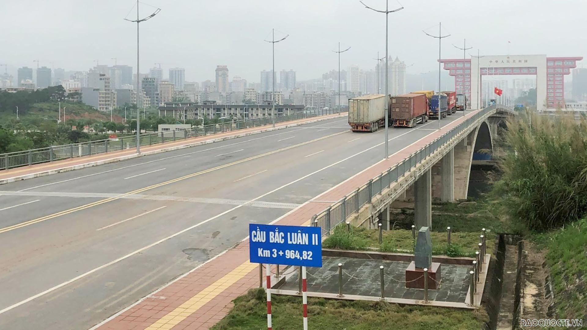 Cửa khẩu Móng Cái-Đông Hưng (cầu Bắc Luân 2).
