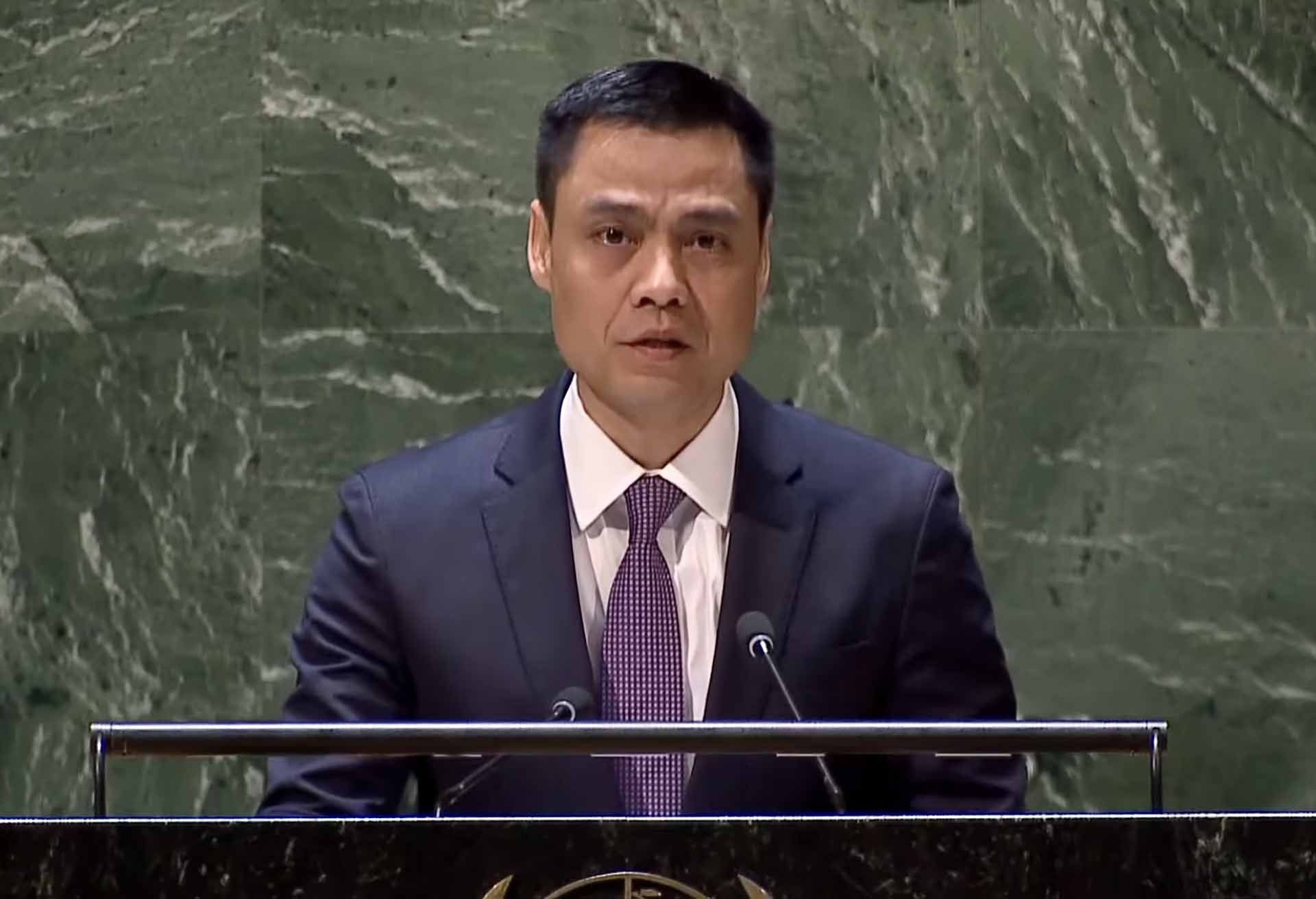 Đại sứ Đặng Hoàng Giang, Trưởng Phái đoàn thường trực Việt Nam tại LHQ phát biểu tại cuộc họp. Đại sứ Đặng Hoàng Giang, Trưởng Phái đoàn thường trực Việt Nam tại LHQ phát biểu tại cuộc họp.