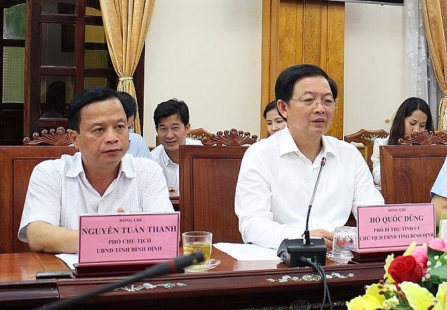 thu truong ngoai giao le hoai trung lam viec voi lanh dao tinh binh dinh