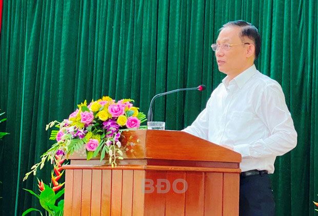 thu truong ngoai giao le hoai trung lam viec voi lanh dao tinh binh dinh