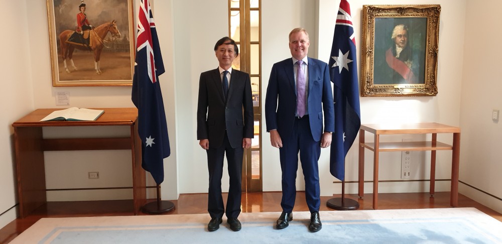 Đại sứ Việt Nam tại Australia Nguyễn Tất Thành đã chào xã giao Chủ tịch Hạ viện Tony Smith tại trụ sở Quốc hội Australia Đại sứ Việt Nam tại Australia Nguyễn Tất Thành đã chào xã giao Chủ tịch Hạ viện Tony Smith tại trụ sở Quốc hội Australia
