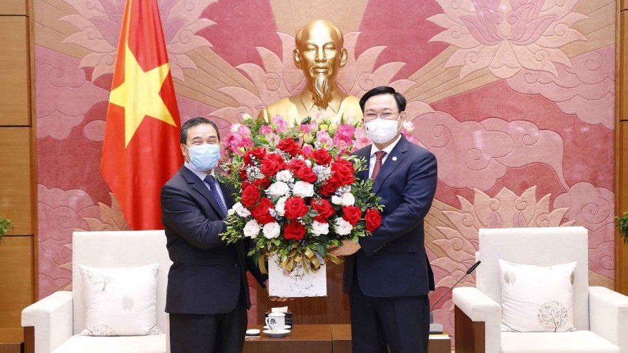 Việt Nam luôn đặc biệt coi trọng, dành ưu tiên cao nhất cho mối quan hệ với Lào