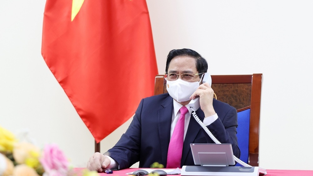Thủ tướng Chính phủ Phạm Minh Chính điện đàm với Thủ tướng Nhật Bản Suga Yoshihide