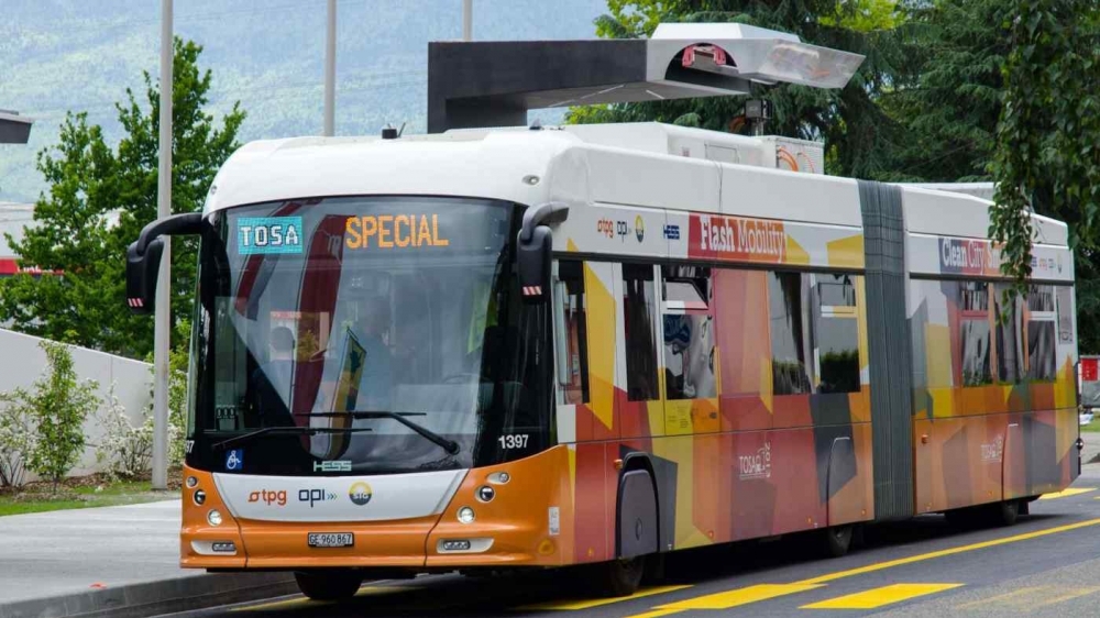 Hitachi phát triển hệ thống sạc xe buýt điện