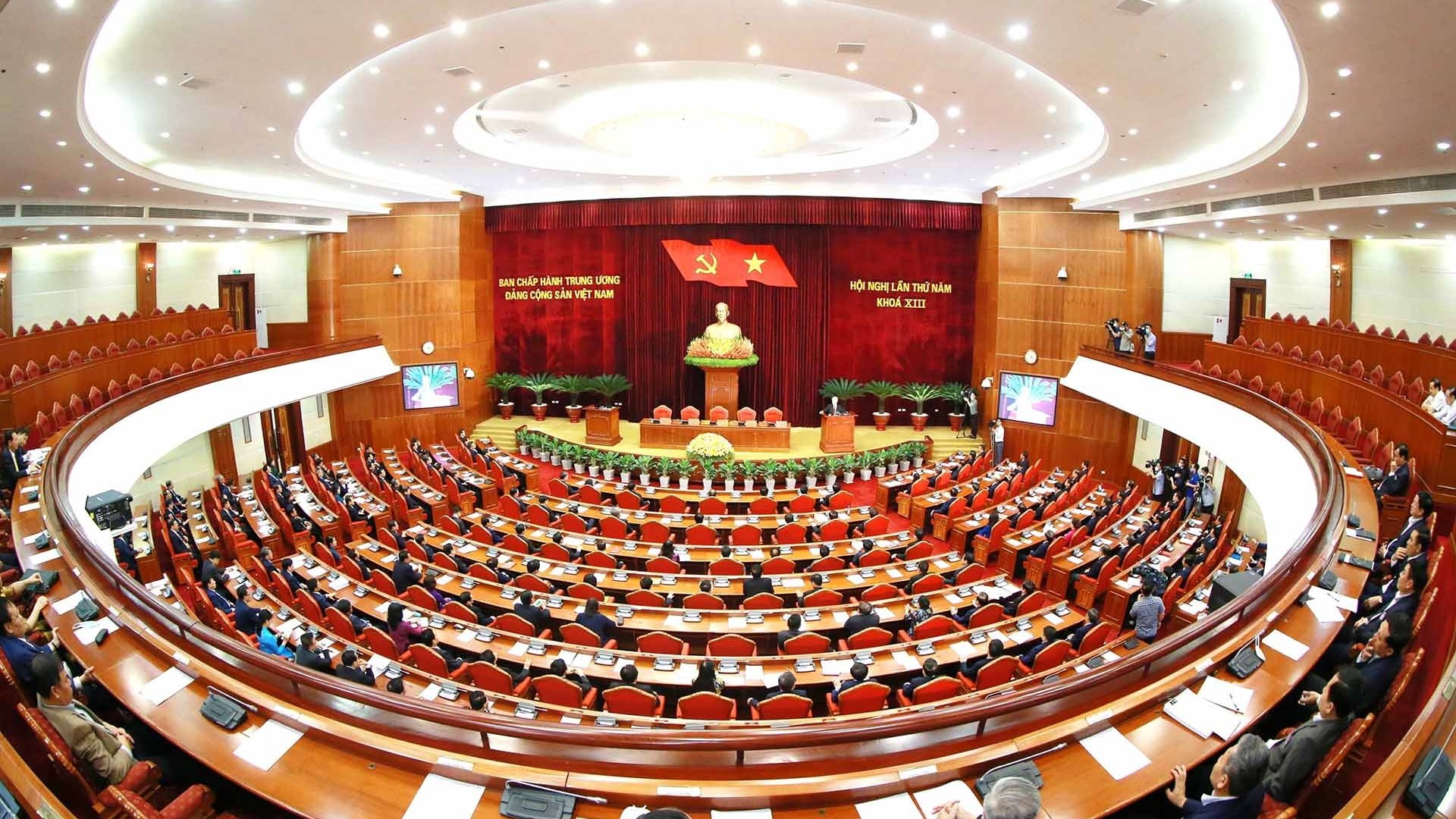 Phiên bế mạc Hội nghị lần thứ 5, Ban Chấp hành Trung ương Đảng khóa XIII