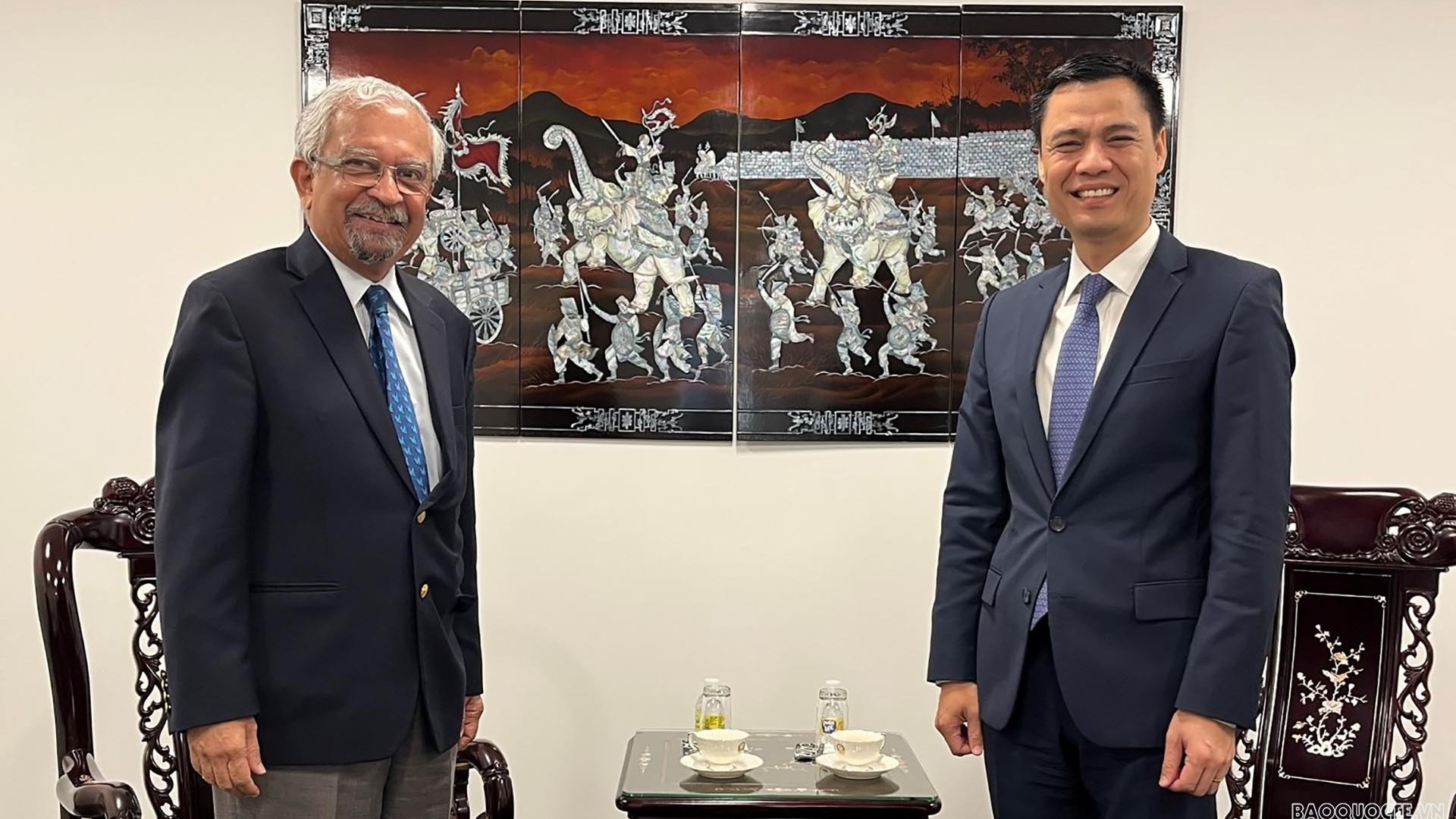 Đại sứ Đặng Hoàng Giang tiếp nguyên Điều phối viên thường trú Liên hợp quốc tại Việt Nam tới chào từ biệt