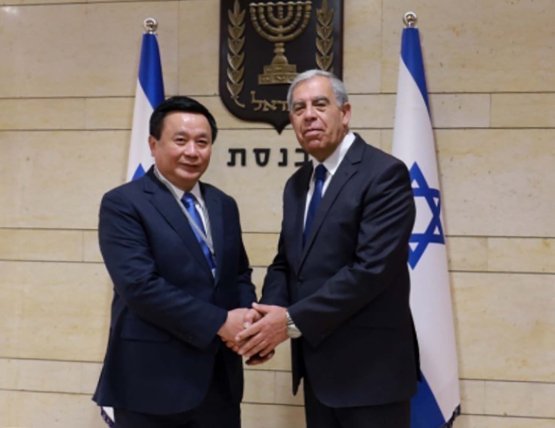 Ông Nguyễn Xuân Thắng, Ủy viên Bộ Chính trị, Giám đốc Học viện Chính trị Quốc gia Hồ Chí Minh, Chủ tịch Hội đồng Lý luận Trung ương gặp ông Michael Mickey Levy, Chủ tịch Quốc hội Israel (Knesset). (Nguồn: TTXVN) Ông Nguyễn Xuân Thắng, Ủy viên Bộ Chính trị, Giám đốc Học viện Chính trị Quốc gia Hồ Chí Minh, Chủ tịch Hội đồng Lý luận Trung ương gặp ông Michael Mickey Levy, Chủ tịch Quốc hội Israel (Knesset). (Nguồn: TTXVN)