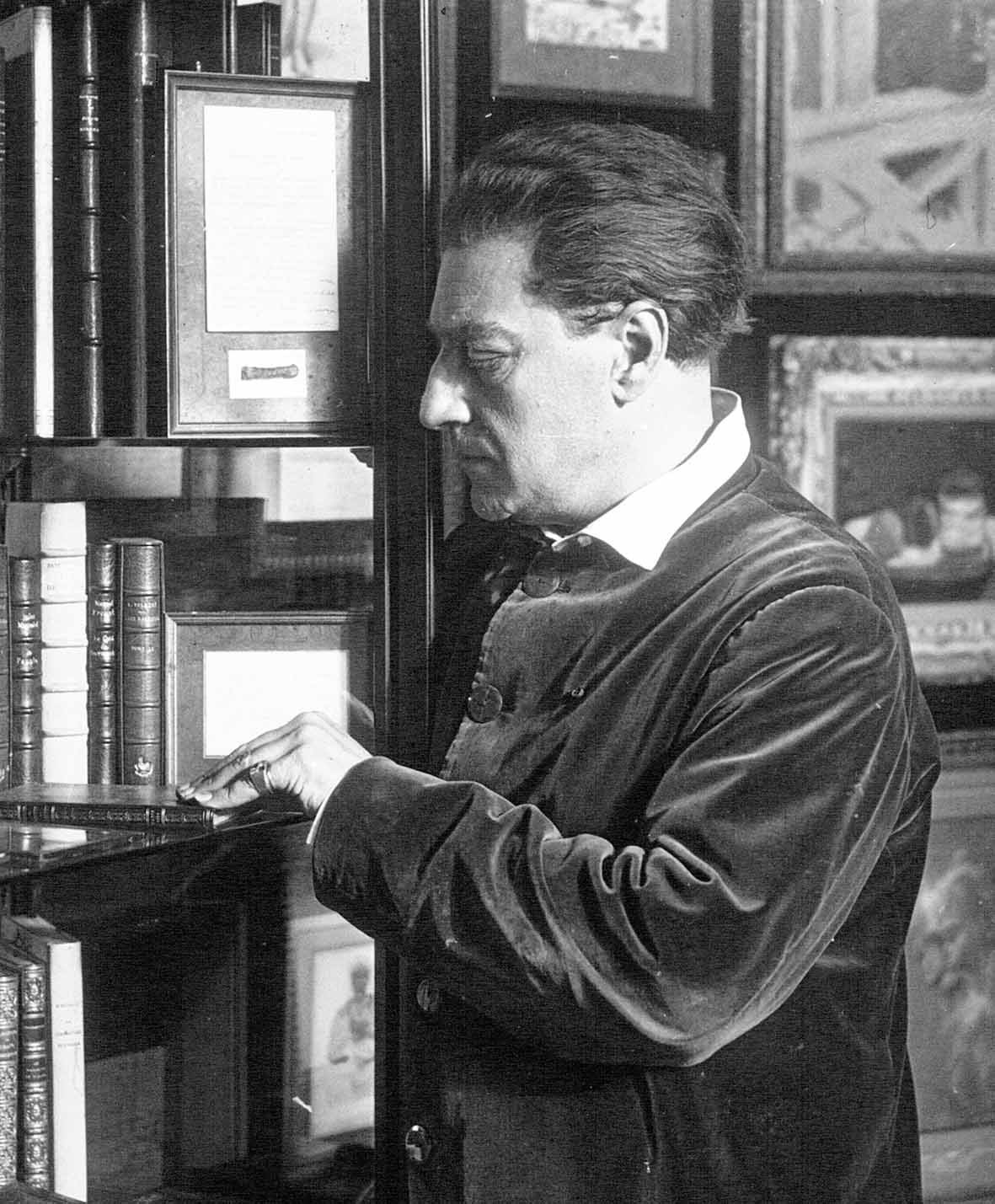 Diễn viên, viết hài kịch đường phố Guitry Sacha Diễn viên, viết hài kịch đường phố Guitry Sacha