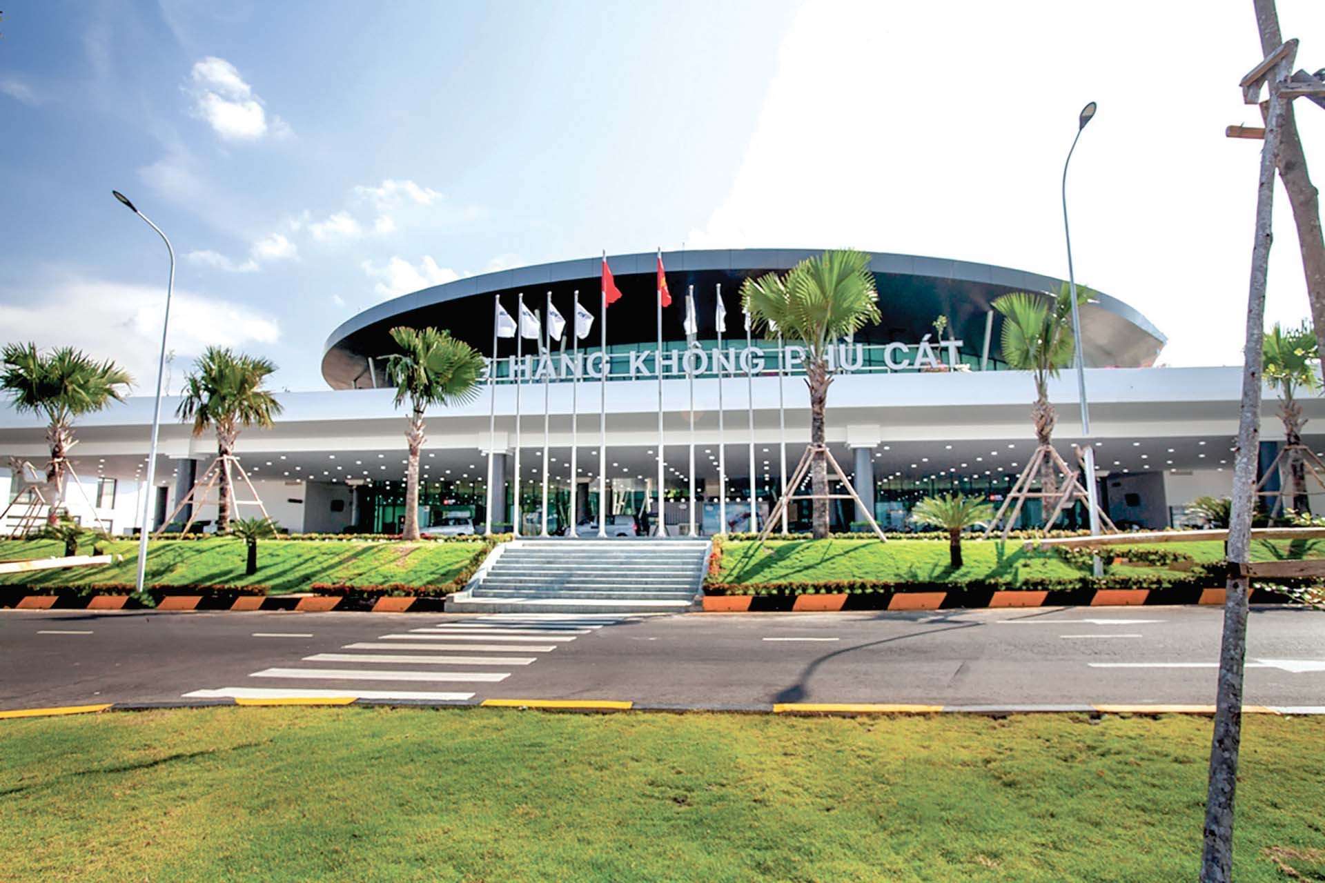 Sân bay quốc tế Phù Cát. (Nguồn: top10quynhon.com) Sân bay quốc tế Phù Cát. (Nguồn: top10quynhon.com)