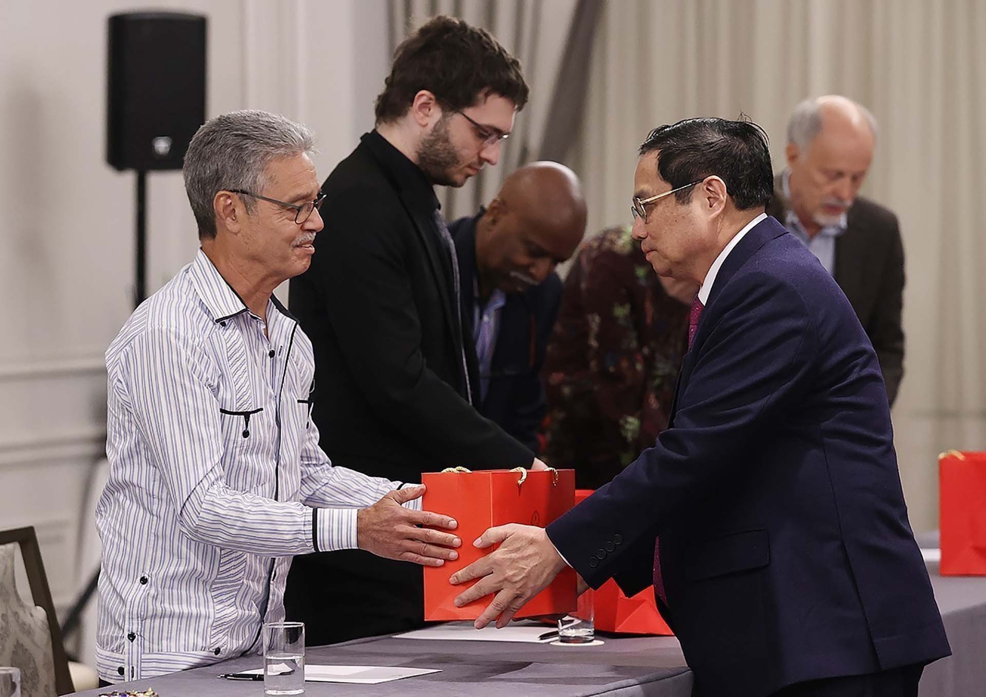 Thủ tướng Phạm Minh Chính tiếp bạn bè cánh tả Hoa Kỳ. (Nguồn: TTXVN)