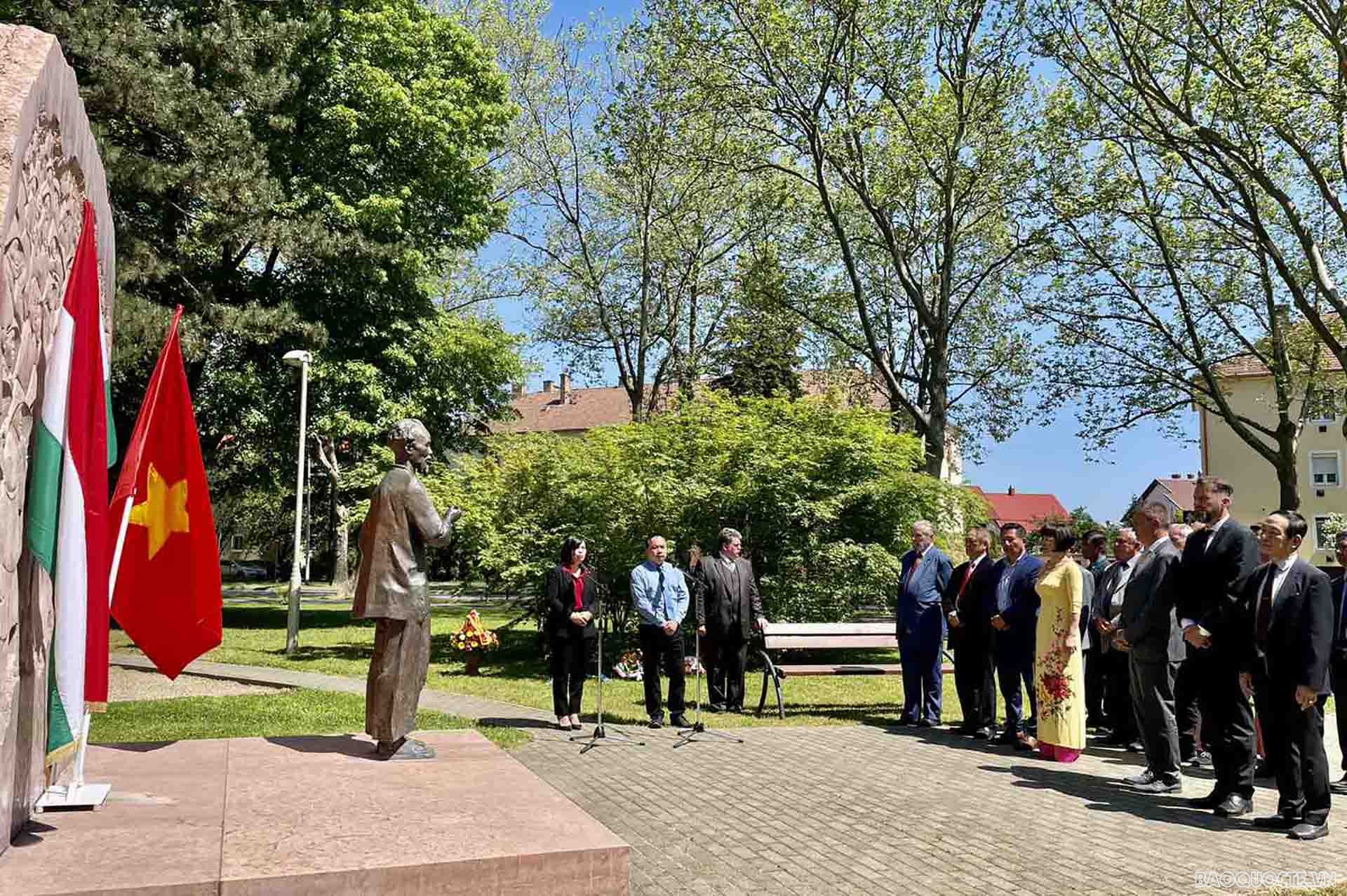 Toàn cảnh buổi lễ.