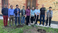 Đại sứ quán Việt Nam tại Kazakhstan tổ chức hoạt động trồng cây nhớ Bác