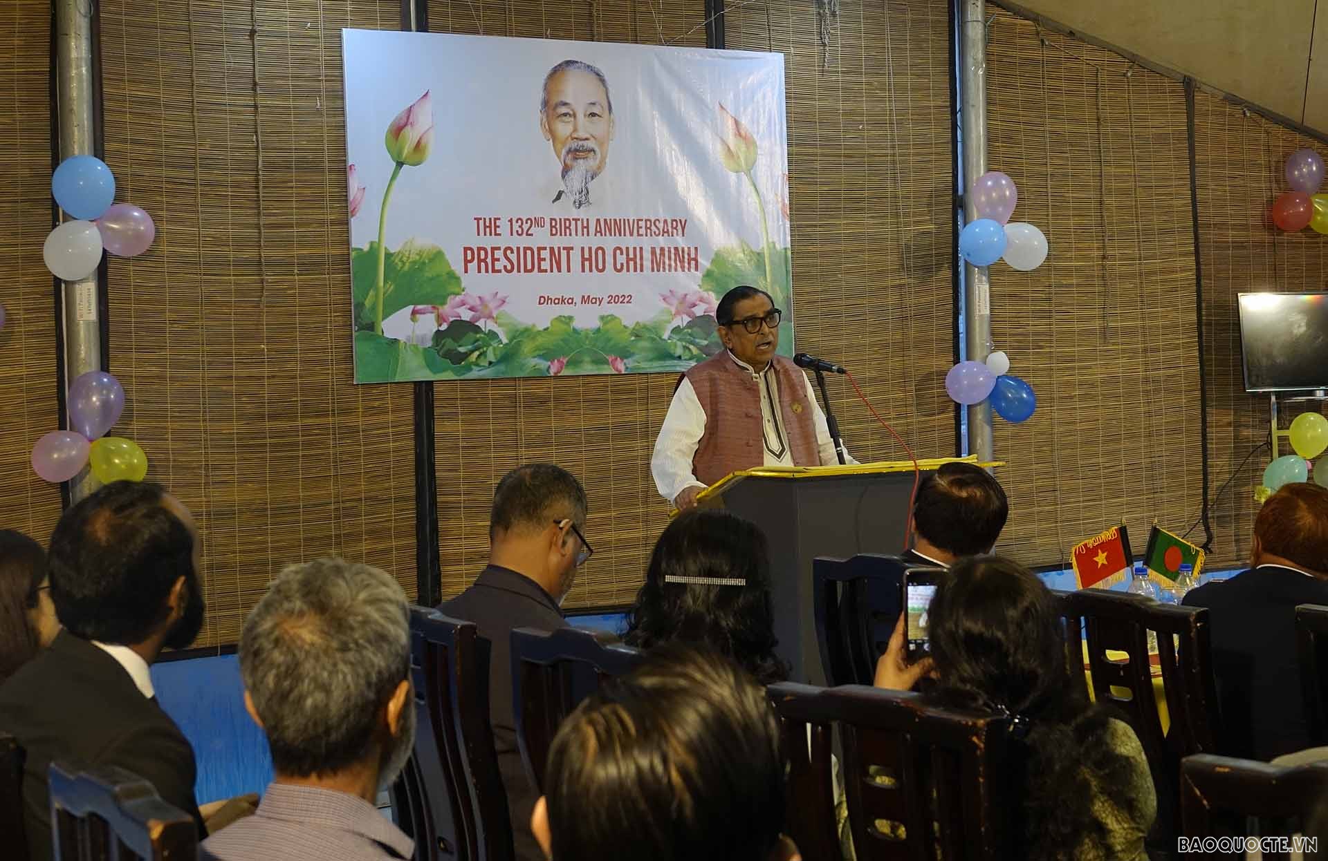 Ông Rashed Khan Menon, Chủ tịch đảng Công nhân Bangladesh, Chủ tịch Ủy ban các vấn đề xã hội Quốc hội Bangladesh phát biểu.