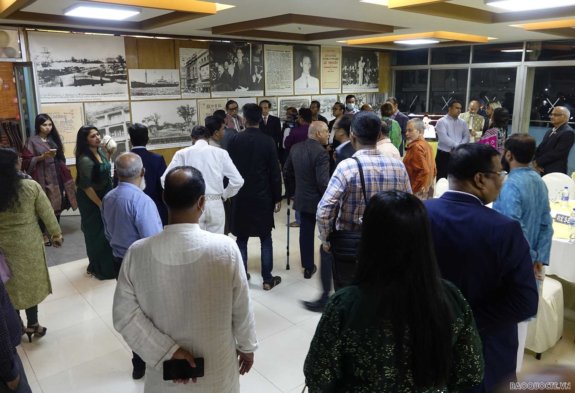 Triển lãm ảnh “Những năm tháng Chủ tịch Hồ Chí Minh hoạt động ở nước ngoài.