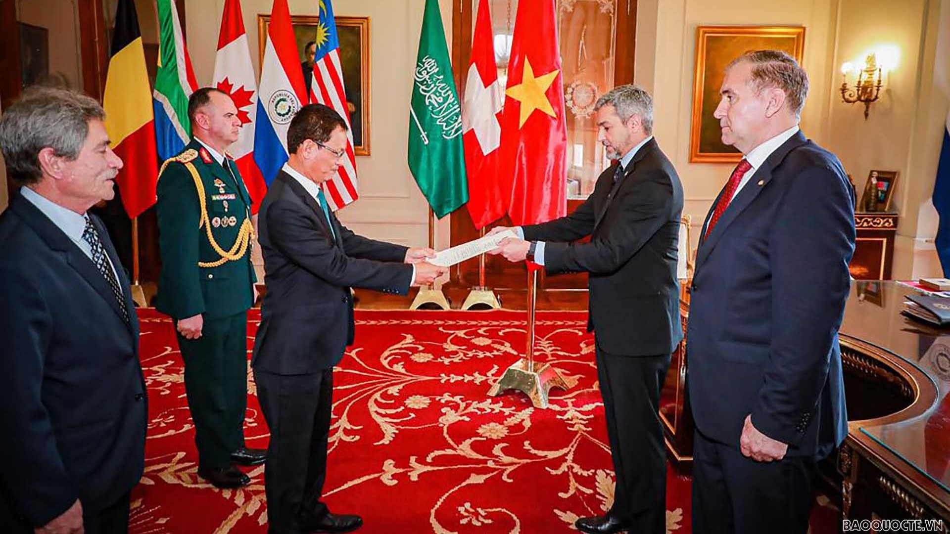 Đại sứ Dương Quốc Thanh trình Thư ủy nhiệm lên Tổng thống Paraguay