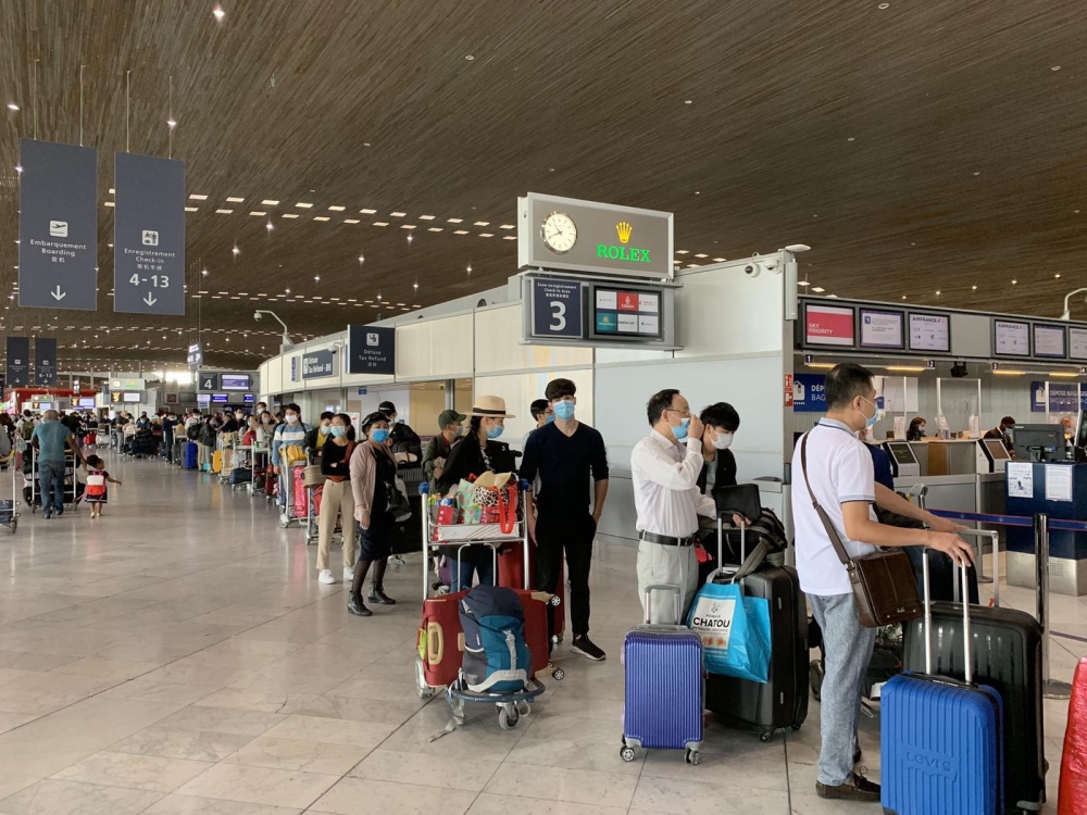 dua hon 280 cong dan viet nam tu phap va cac nuoc lan can o khu vuc chau au ve nuoc