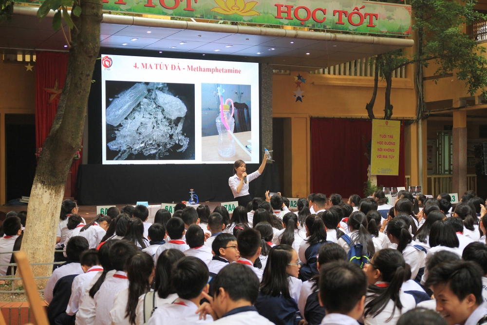 Tăng cường công tác phổ biến, tuyên truyền, giáo dục pháp luật về phòng chống HIV/AIDS, ma túy, mại dâm và kỹ năng phòng chống AIDS, ma túy, mại dâm, tệ nạn xã hội cho giáo viên, phụ huynh và học sinh, sinh viên. Tăng cường công tác phổ biến, tuyên truyền, giáo dục pháp luật về phòng chống HIV/AIDS, ma túy, mại dâm và kỹ năng phòng chống AIDS, ma túy, mại dâm, tệ nạn xã hội cho giáo viên, phụ huynh và học sinh, sinh viên.